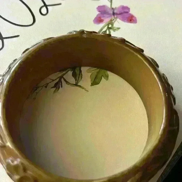 Vintage Acrylic Bangle in army green - Picture 7 of 8